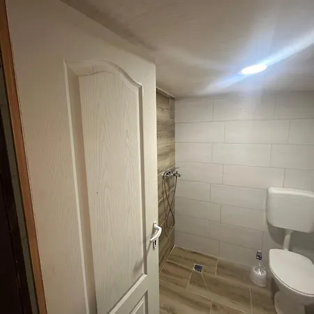 Vikend Kuce I Odmaraliste Julie Etno - Sarajevo Jahorina * Tvrdinici