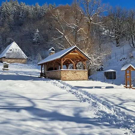 Vikend Kuce I Odmaraliste Julie Etno - Sarajevo Jahorina 别墅 Tvrdinici